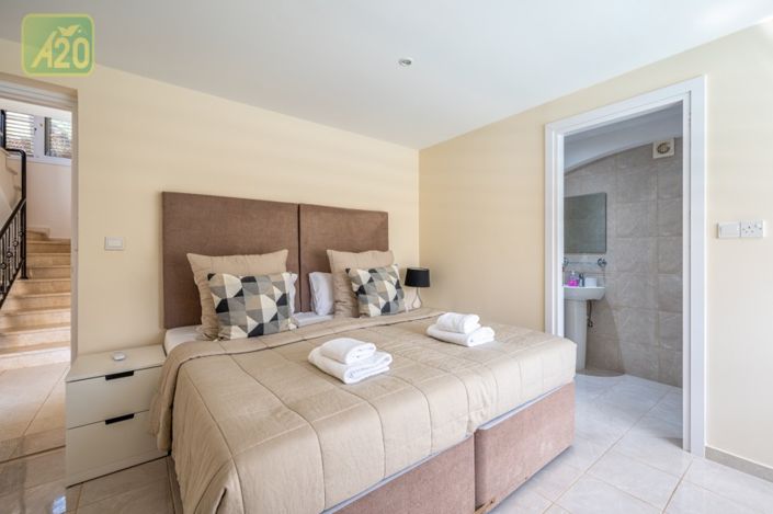 Image No.20-3 Bed Villa for sale