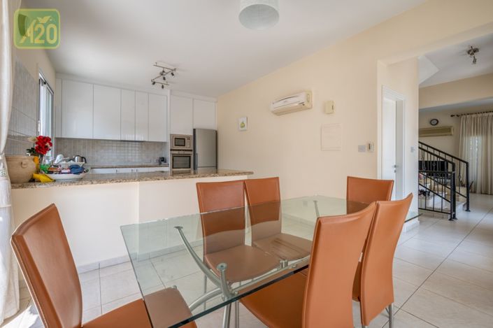 Image No.10-3 Bed Villa for sale