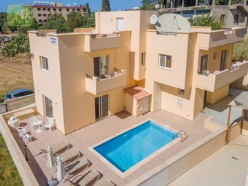 Building For Sale  in  Polis