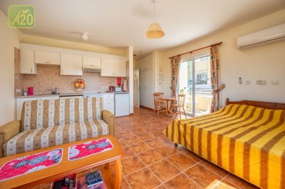 Building For Sale  in  Polis