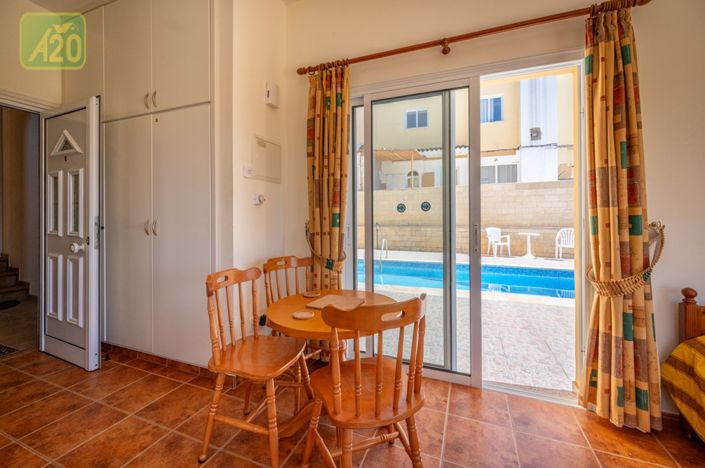 Image No.23-Propriété de 4 chambres à vendre à Polis