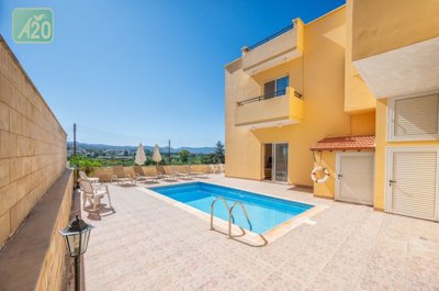 Building For Sale  in  Polis