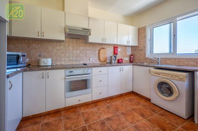 Building For Sale  in  Polis