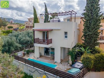 Semi Detached Villa For Sale  in  Argaka