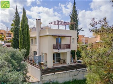 Semi Detached Villa For Sale  in  Argaka