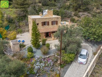 Detached Villa For Sale  in  Lysos