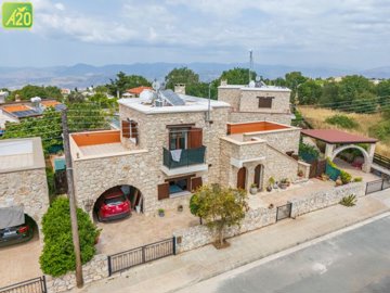 Detached Villa For Sale  in  Droushia