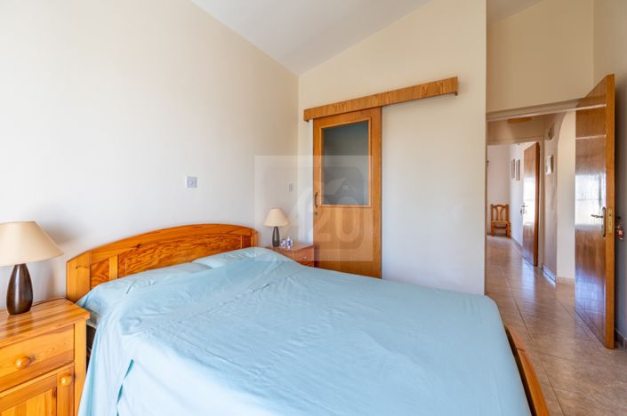 Image No.18-2 Bed Apartment for sale