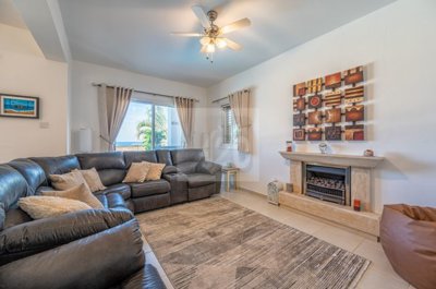 Detached Villa For Sale  in  Argaka