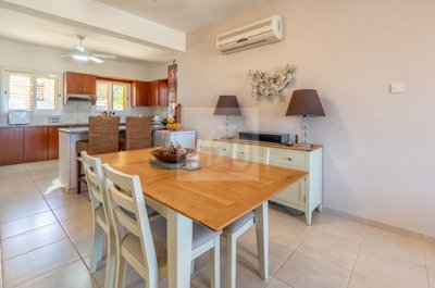 Detached Villa For Sale  in  Argaka