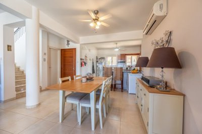 Detached Villa For Sale  in  Argaka