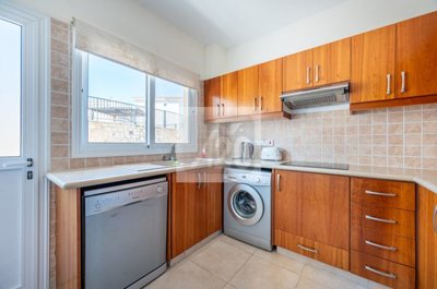 Ground Floor Apartment For Sale  in  Argaka