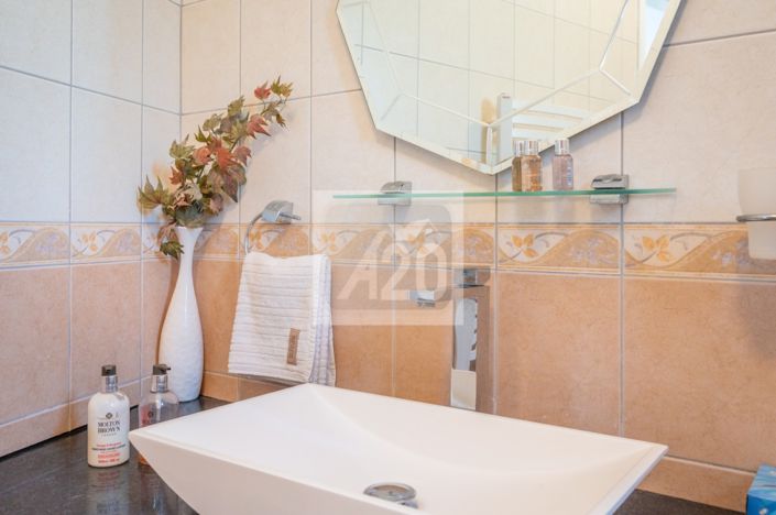 Image No.29-2 Bed Bungalow for sale