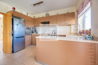 Detached Villa For Sale  in  Droushia