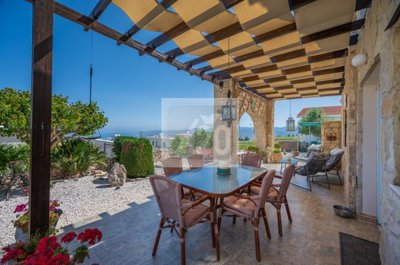 Detached Villa For Sale  in  Droushia