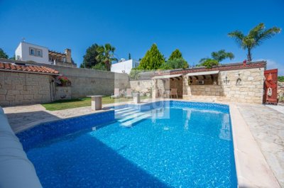 Detached Villa For Sale  in  Droushia