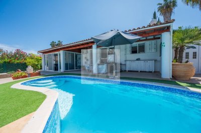 Bungalow For Sale  in  Polemi