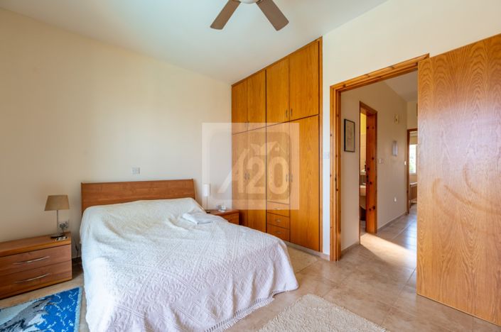 Image No.17-2 Bed Townhouse for sale