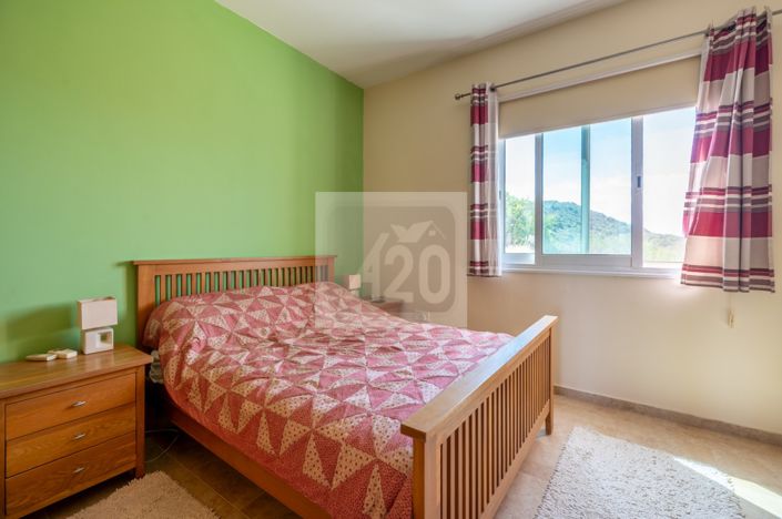 Image No.18-2 Bed Townhouse for sale