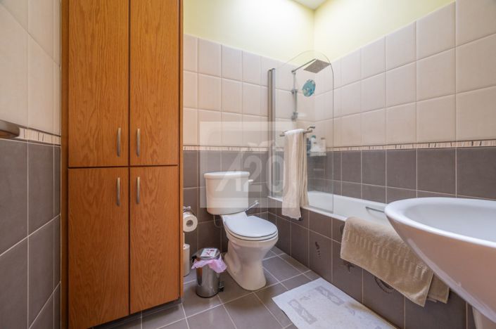 Image No.20-2 Bed Townhouse for sale