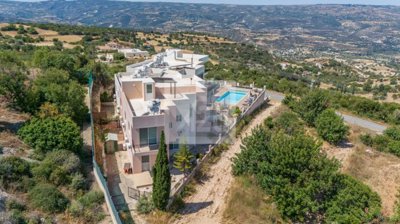 Town House For Sale  in  Peristerona