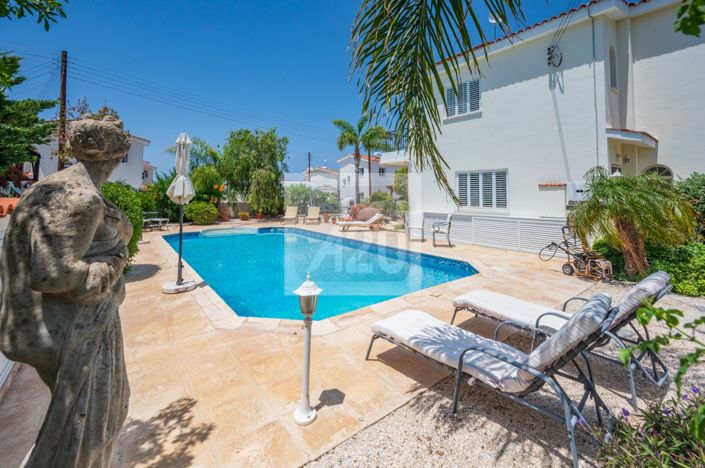 Image No.8-3 Bed Villa for sale