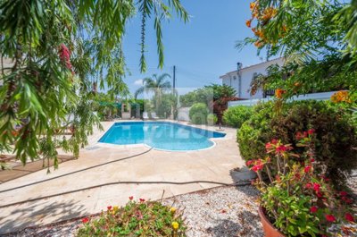 Detached Villa For Sale  in  Argaka