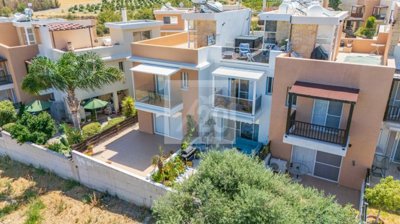 Town House For Sale  in  Argaka