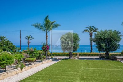 Detached Villa For Sale  in  Latchi