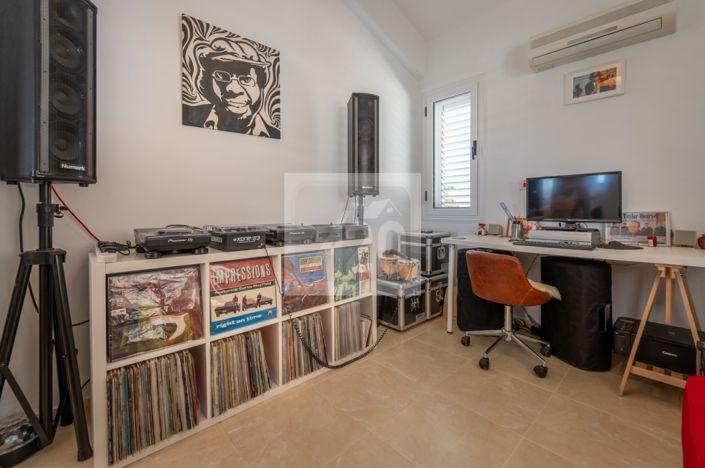 Image No.10-3 Bed Bungalow for sale