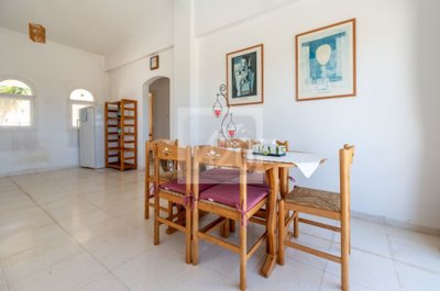 Bungalow For Sale  in  Argaka