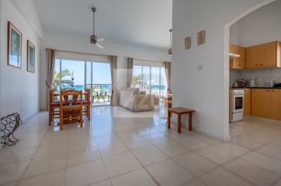 Bungalow For Sale  in  Argaka