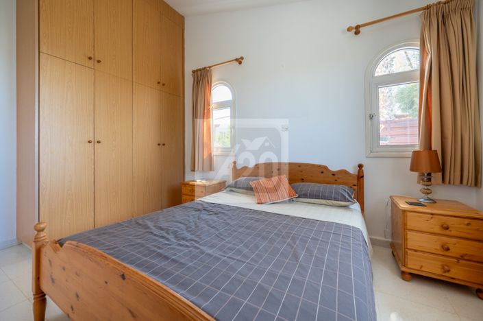 Image No.20-2 Bed Bungalow for sale