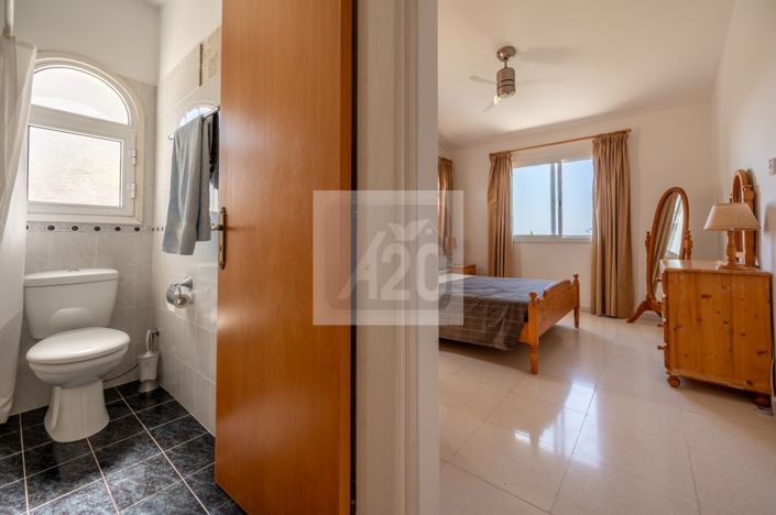 Image No.23-2 Bed Bungalow for sale