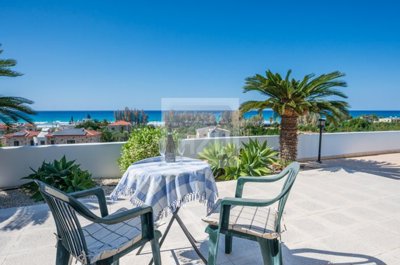 Bungalow For Sale  in  Argaka