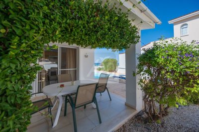 Bungalow For Sale  in  Argaka