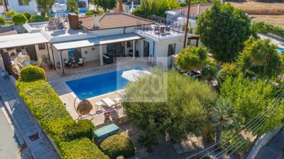 Detached Villa For Sale  in  Akourdalia
