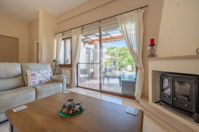 Detached Villa For Sale  in  Akourdalia