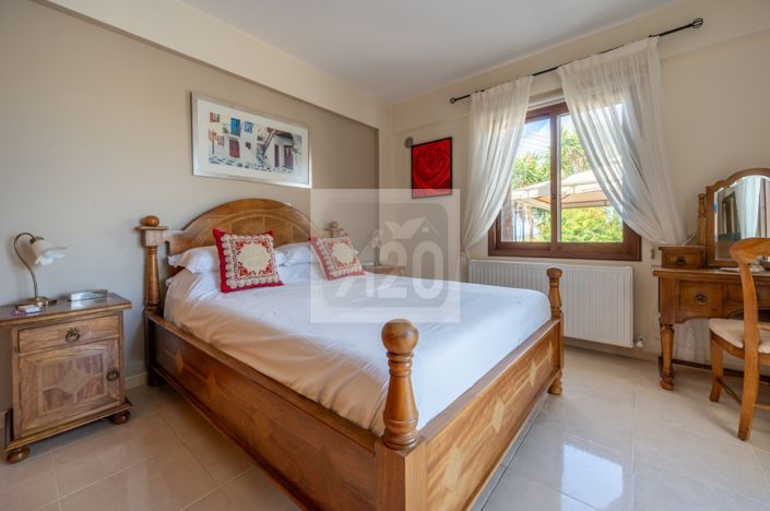 Image No.20-3 Bed Bungalow for sale