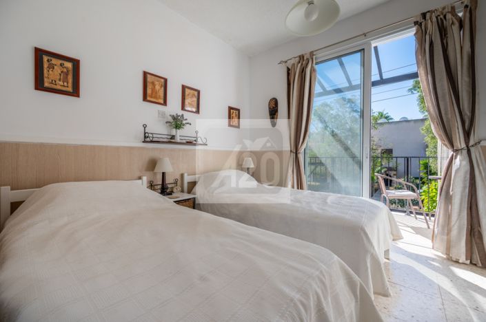 Image No.13-1 Bed Townhouse for sale