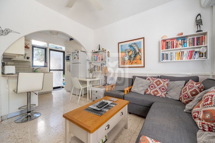 Image No.10-1 Bed Townhouse for sale