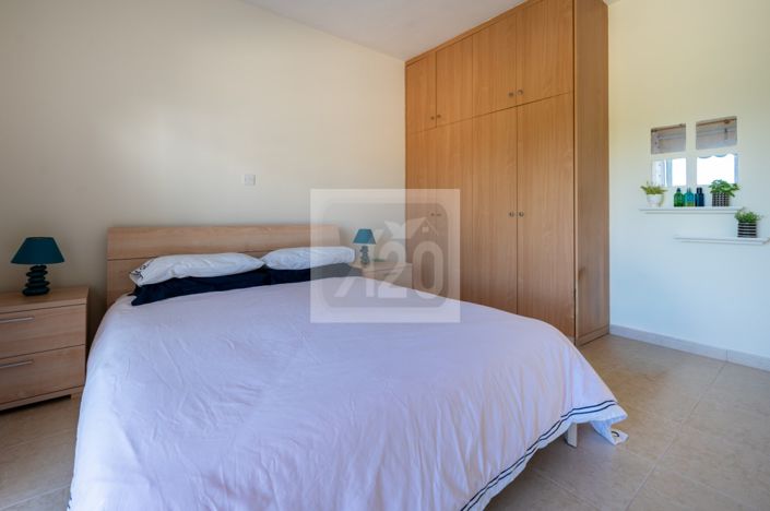 Image No.18-2 Bed Townhouse for sale