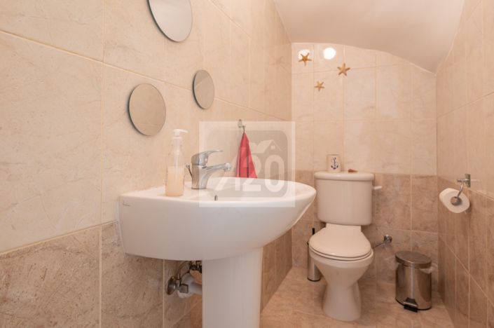 Image No.23-2 Bed Townhouse for sale