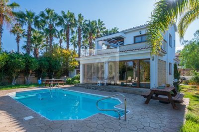 Detached Villa For Sale  in  Latchi