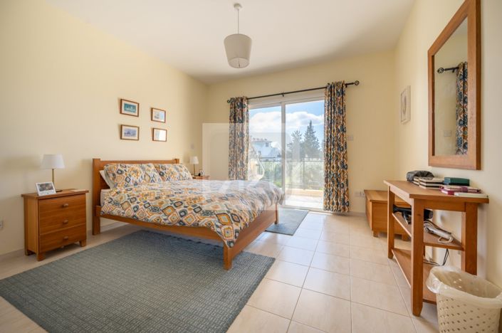 Image No.17-2 Bed Townhouse for sale