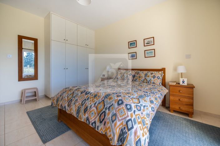 Image No.18-2 Bed Townhouse for sale