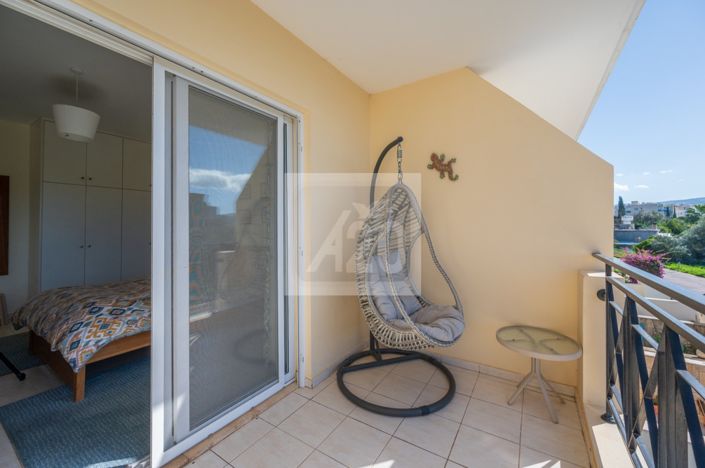 Image No.25-2 Bed Townhouse for sale