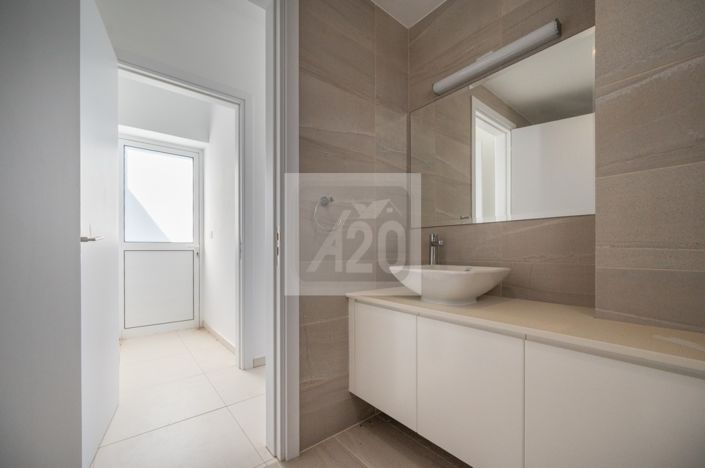 Image No.22-3 Bed Villa for sale