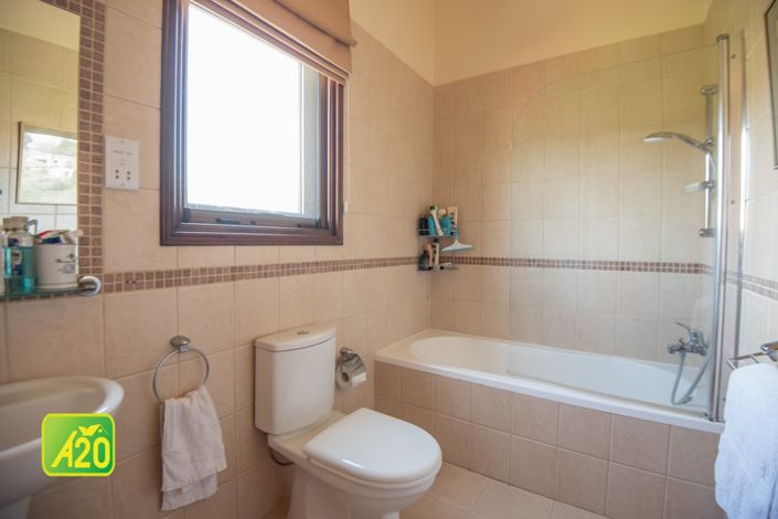 Image No.19-3 Bed Villa for sale