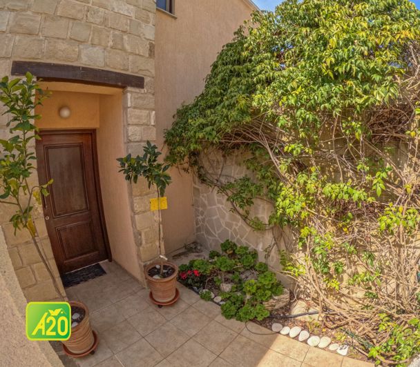 Image No.3-3 Bed Villa for sale